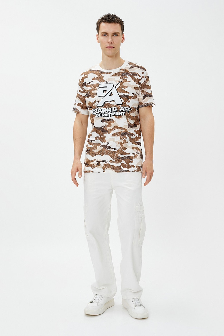Хлопковая футболка с камуфляжным принтом Koton, коричневый