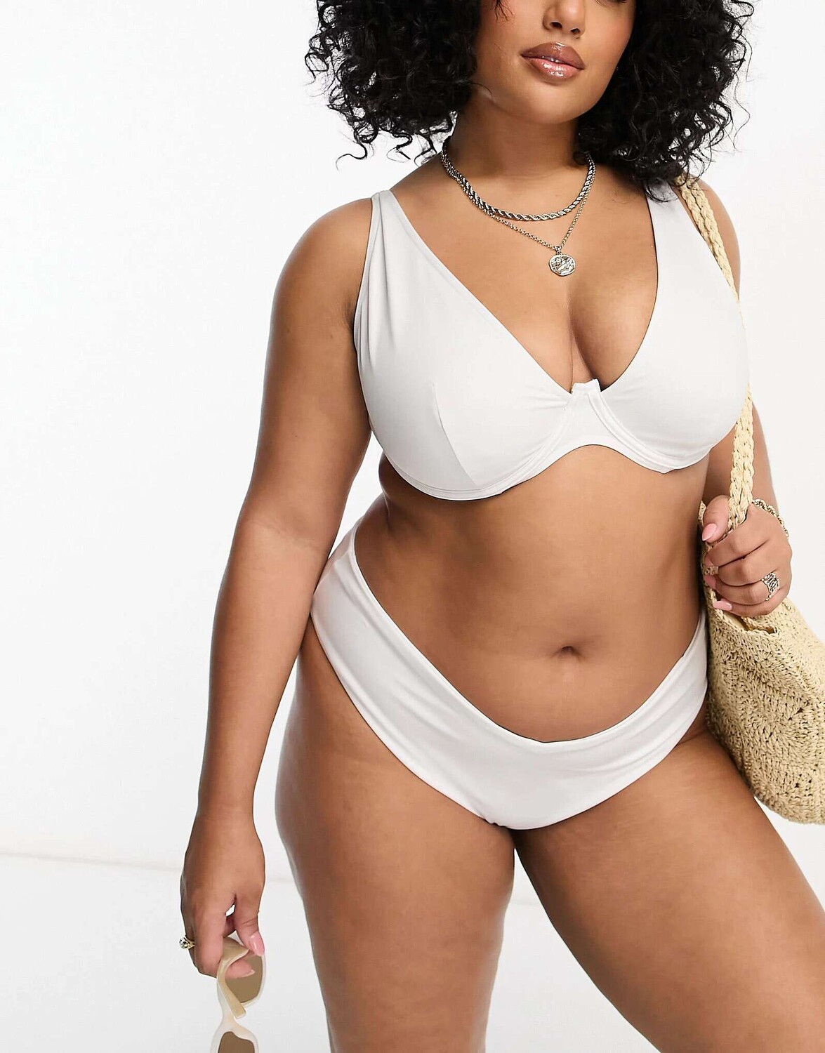 

Белый бикини-топ на косточках ASOS DESIGN Curve