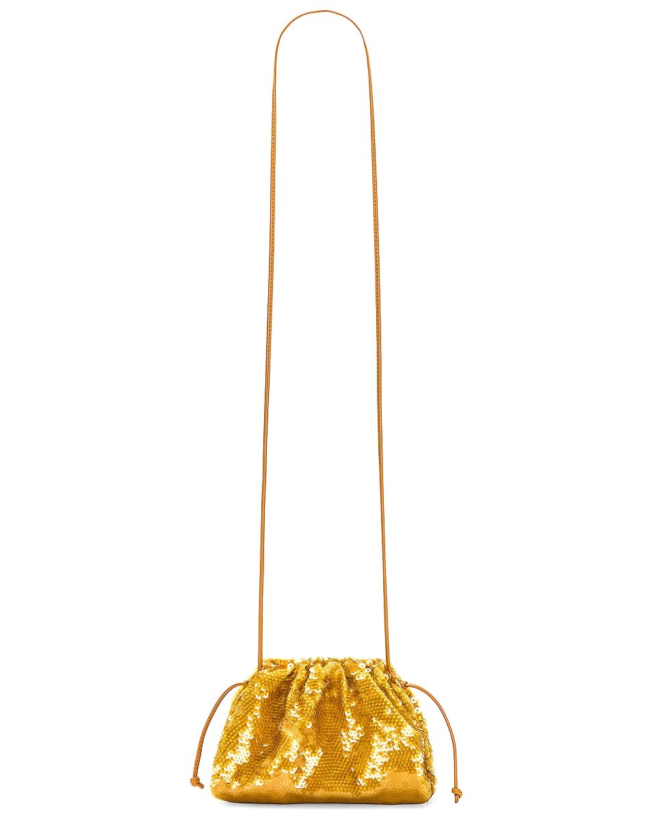 

Сумка-клатч Bottega Veneta Mini Pouch Crossbody, цвет Honeycomb, Okra, & Gold