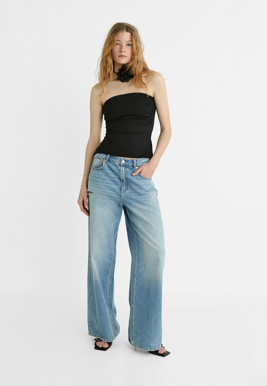 

Топ BANDEAU WITH SIDE VENTS Stradivarius, черный