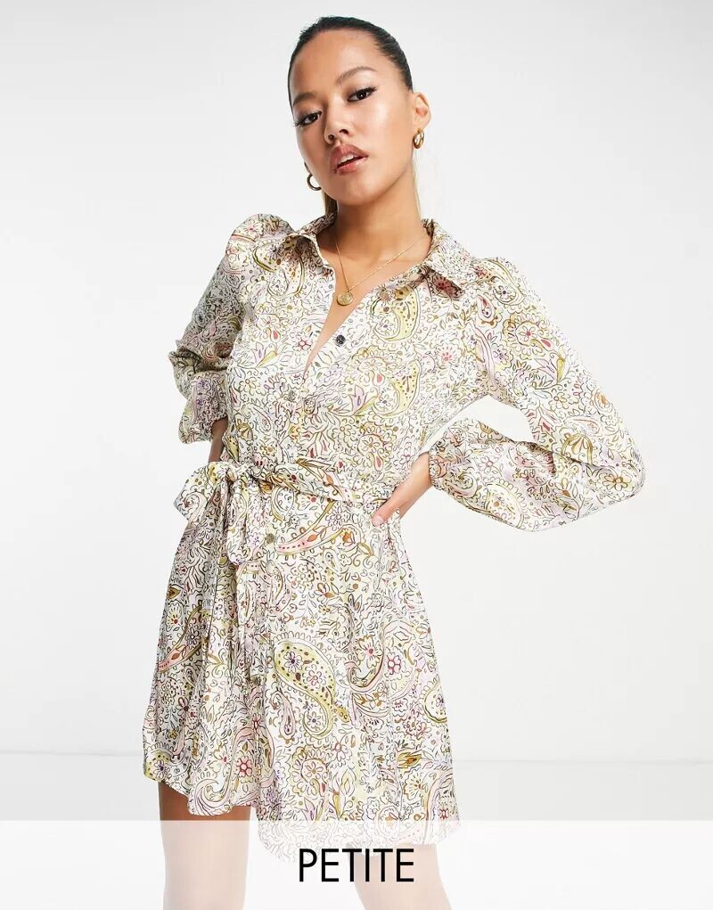 

Белое атласное платье-рубашка мини с узором пейсли River Island