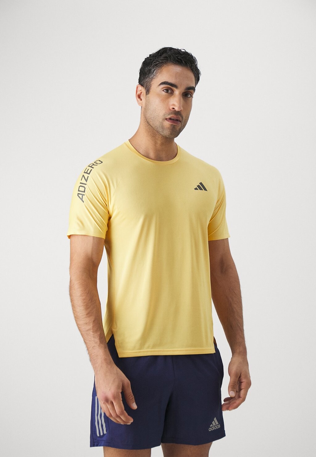 

Спортивная футболка ADIZERO TEE adidas Performance, цвет semi spark/grey six