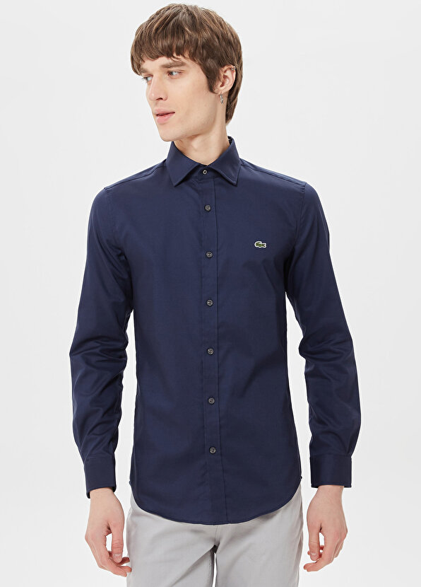 Приталенная темно-синяя мужская рубашка Lacoste