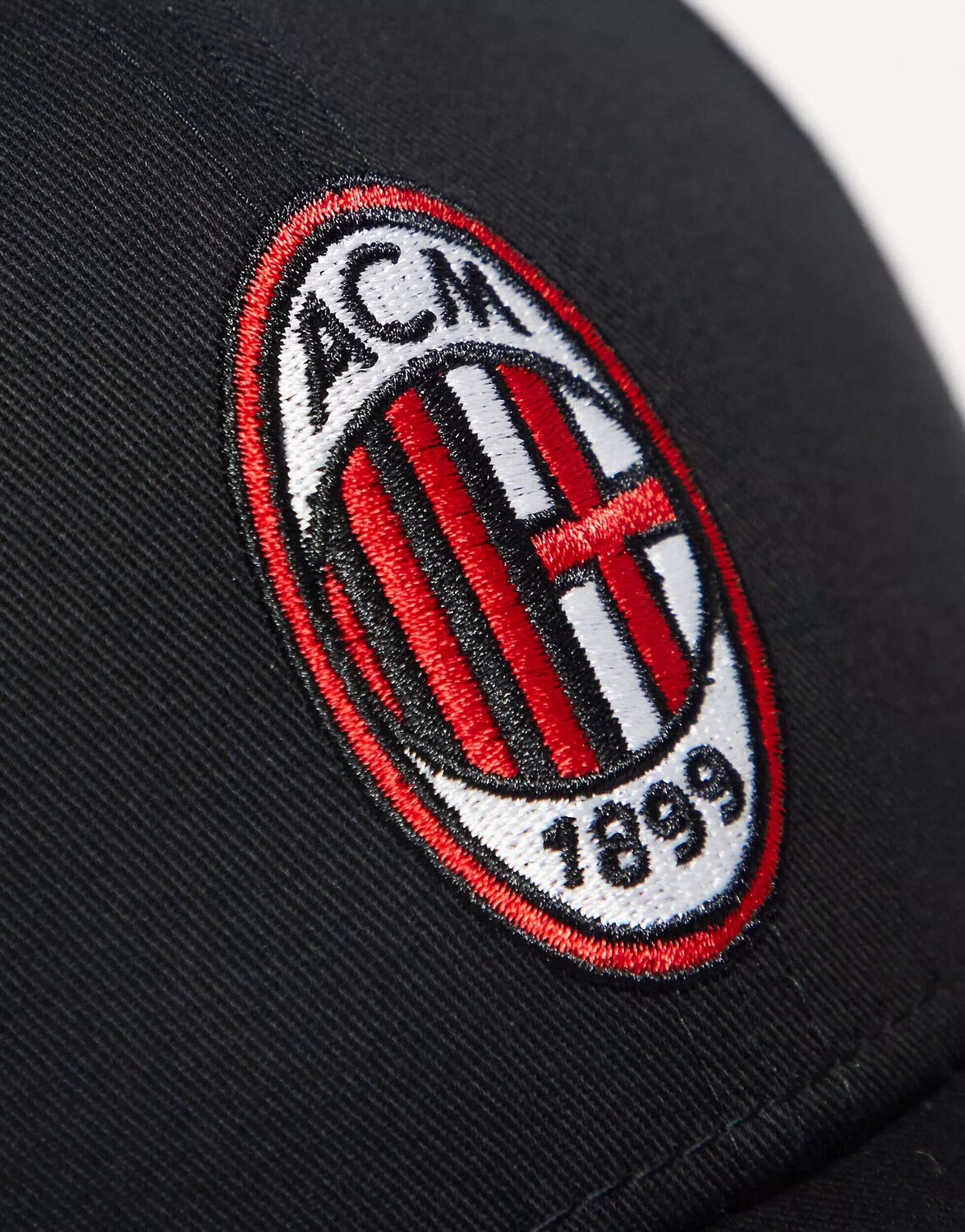 

Черная кепка унисекс New Era AC Milan 9forty