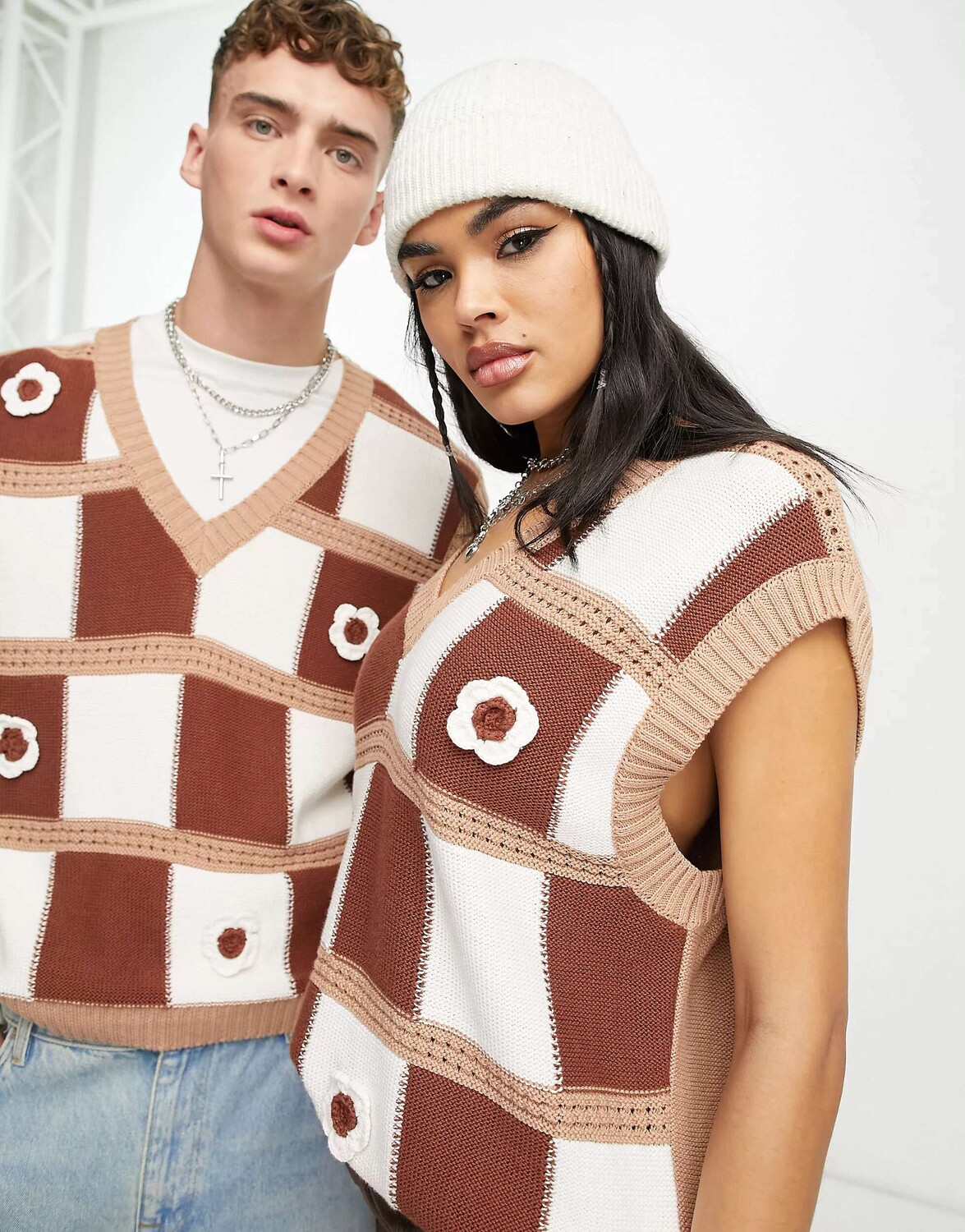 

Вязаная майка унисекс с цветами, связанными крючком, ASOS