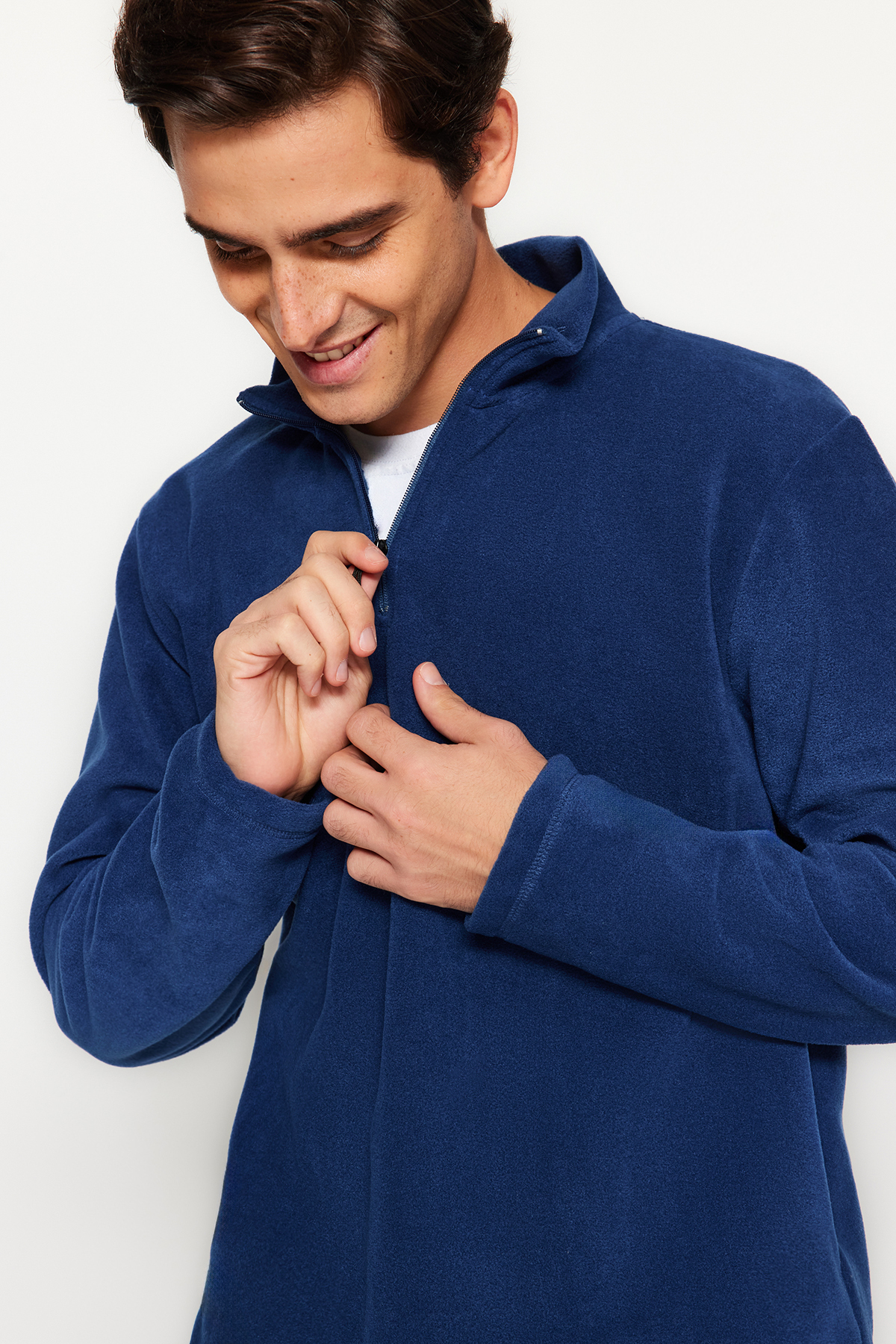 Толстовка Trendyol флисовая на молнии с воротником-стойкой, синий комплект из двух пуловеров тонких с воротником стойкой 8 синий