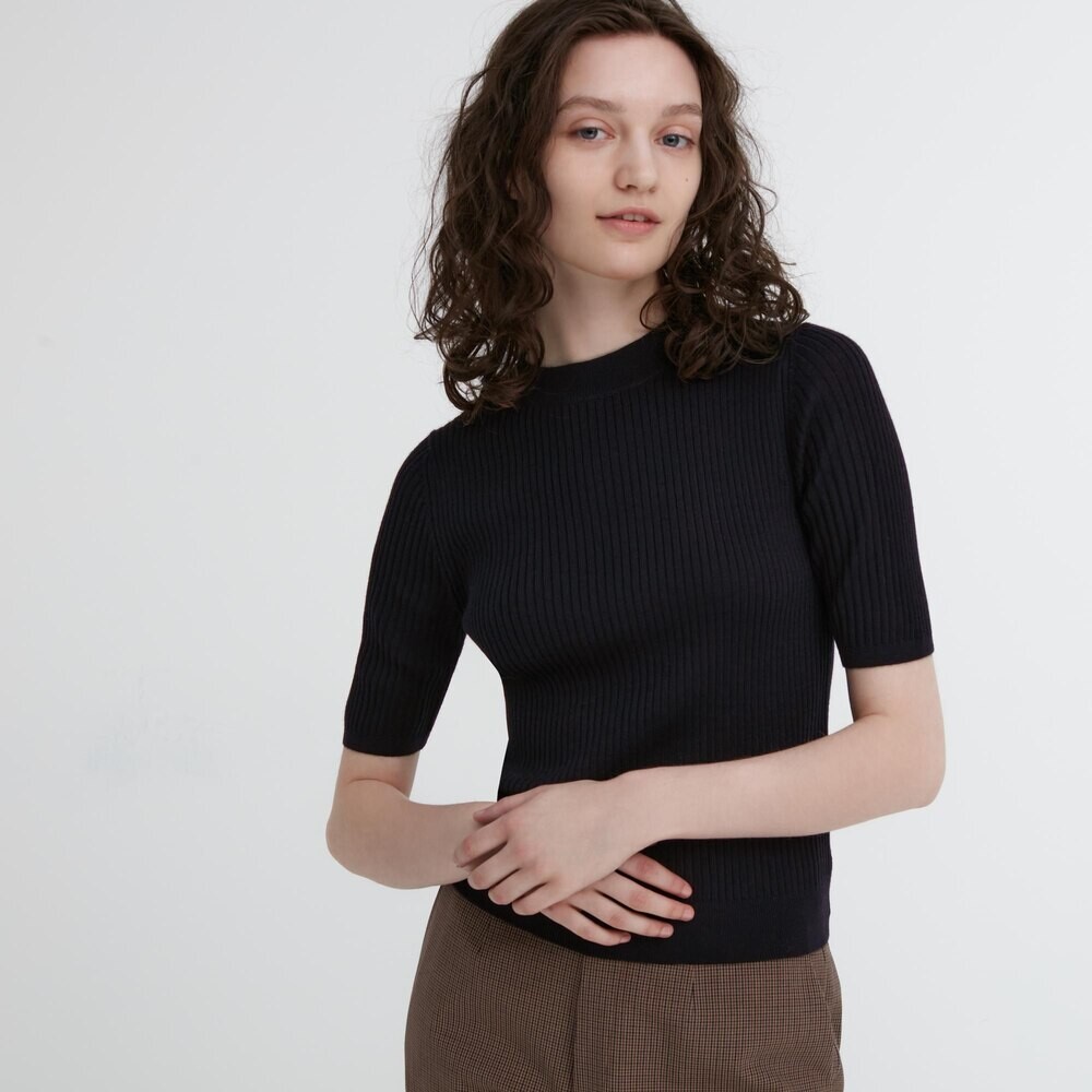 

Свитер Uniqlo камвольный в рубчик из мериносовой шерсти, черный