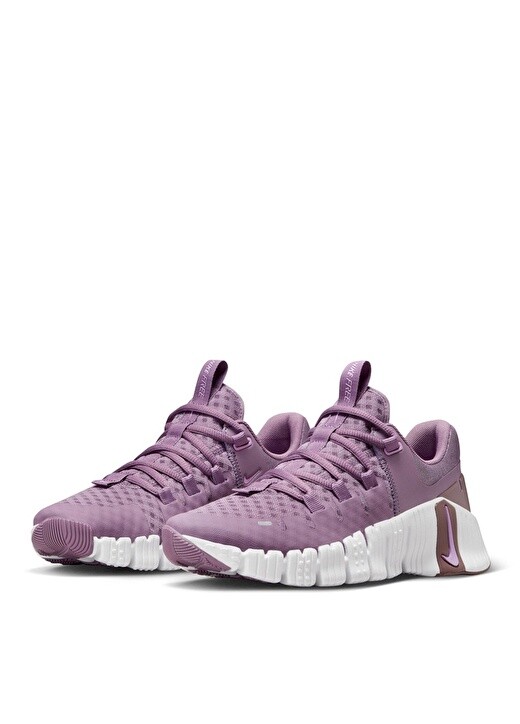 

Спортивная обувь Nike