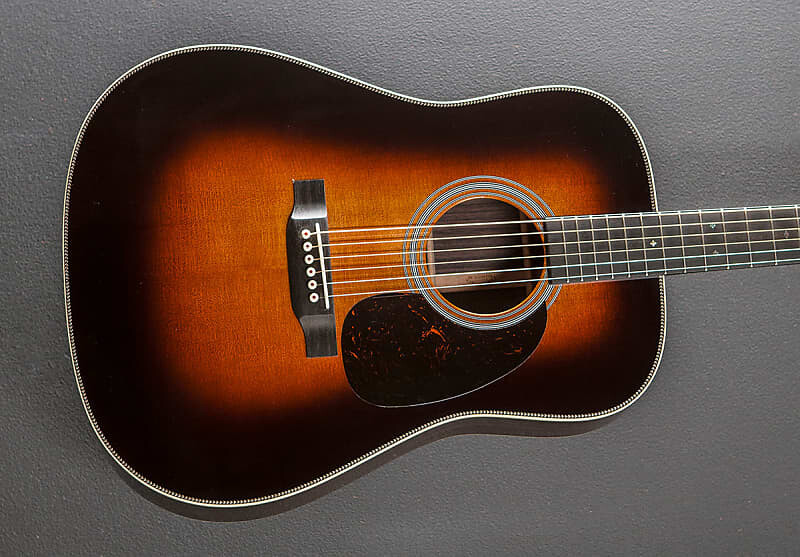 

Акустическая гитара Martin HD-28 Sunburst