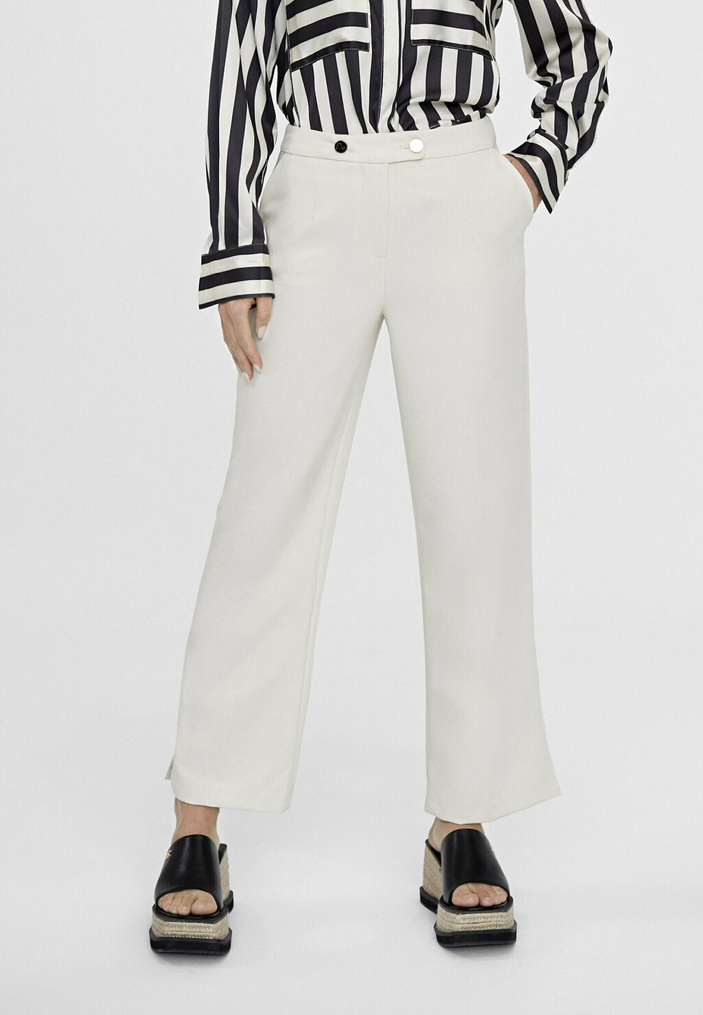 

Брюки из ткани LOLA CASADEMUNT, цвет off white