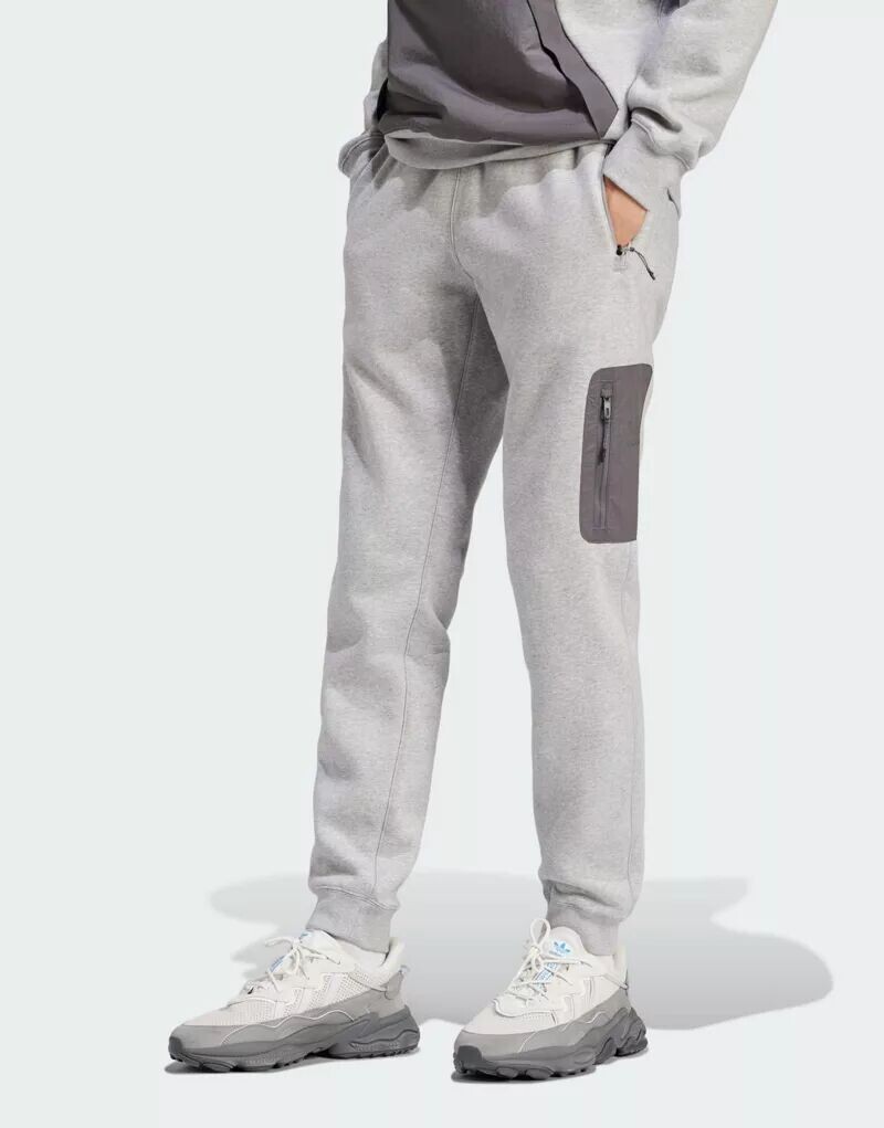 

Серые спортивные брюки adidas Originals