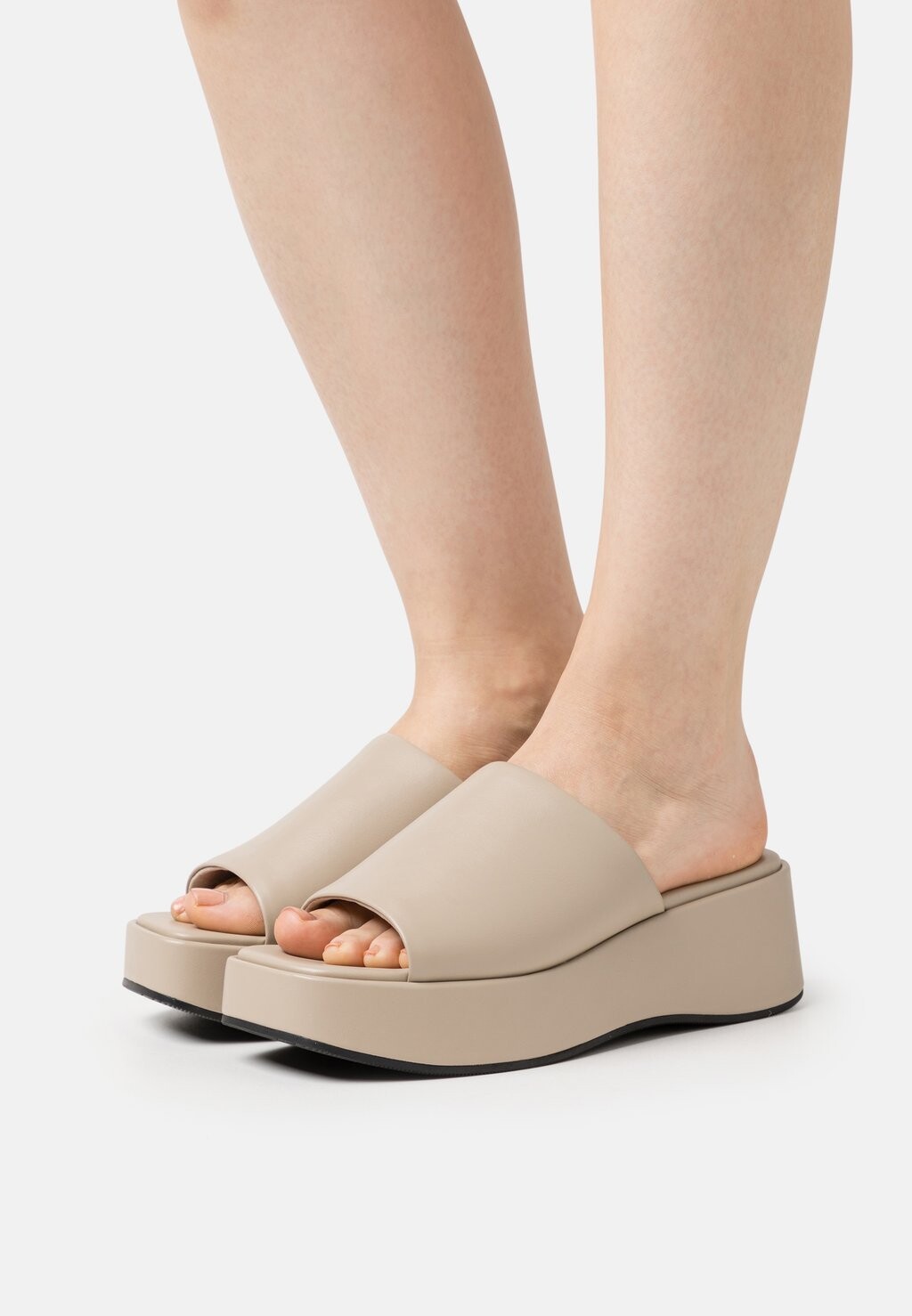 

Шлепанцы Monki, бежевый