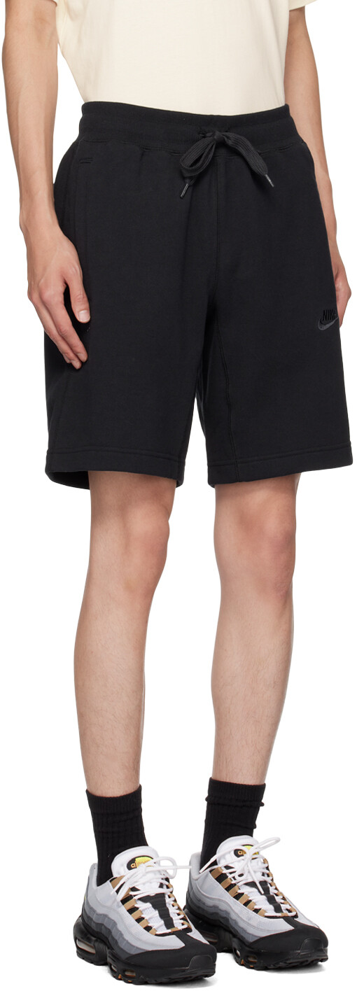 

Черные шорты Nike NSW
