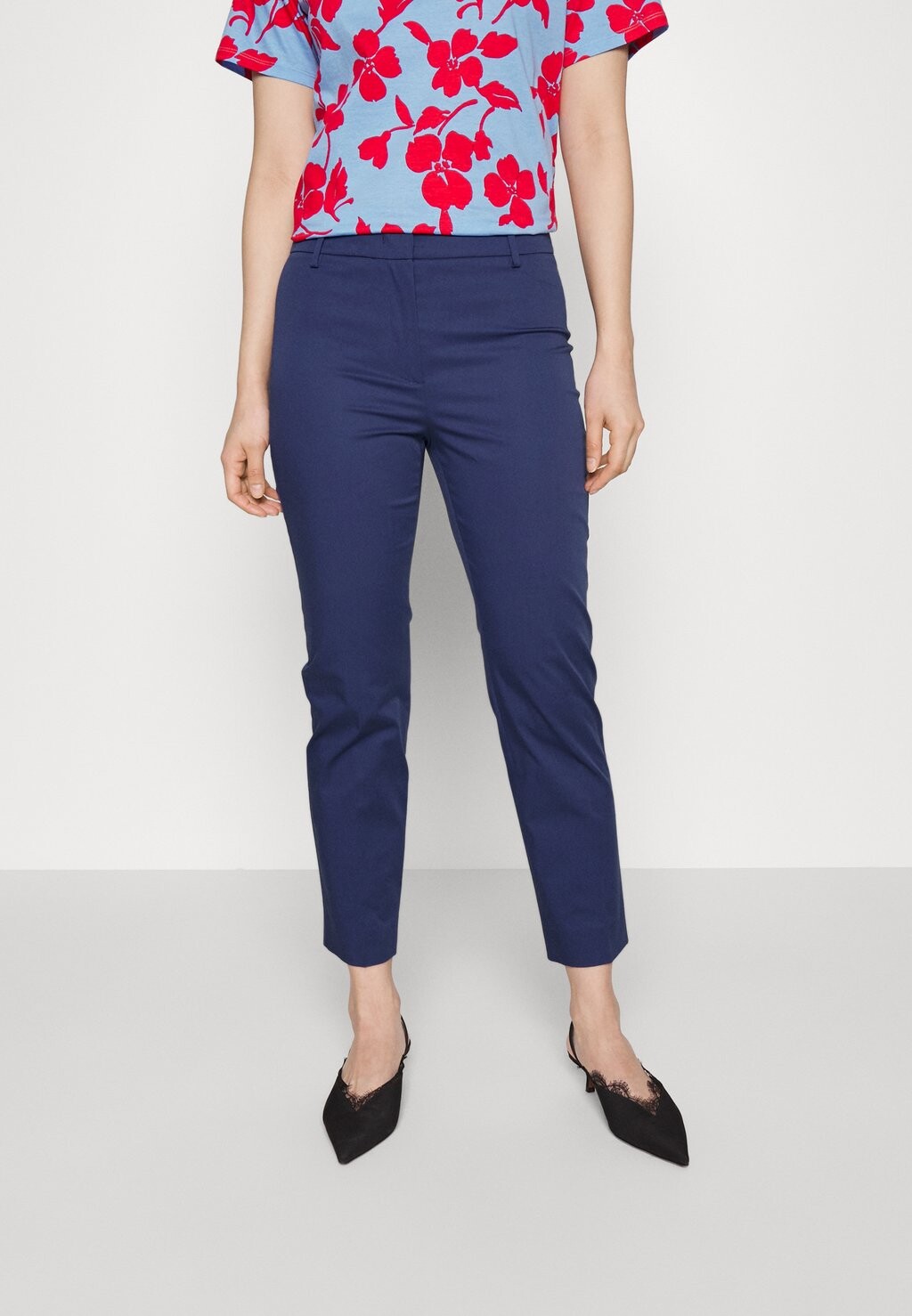 

Голубые брюки WEEKEND MaxMara, синий