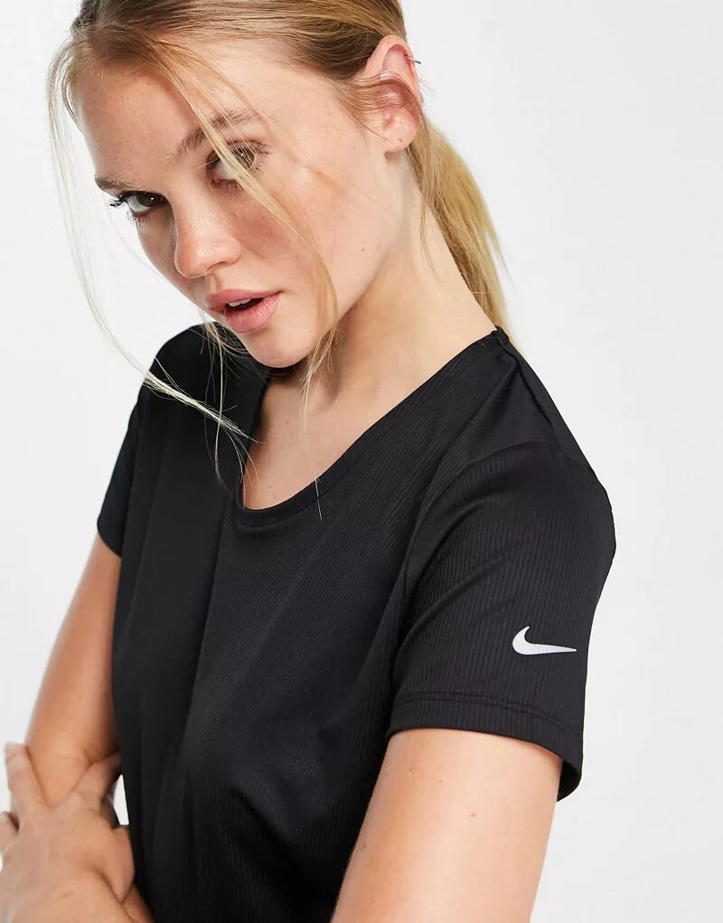 

Черная футболка с V-образным вырезом Nike, Черный