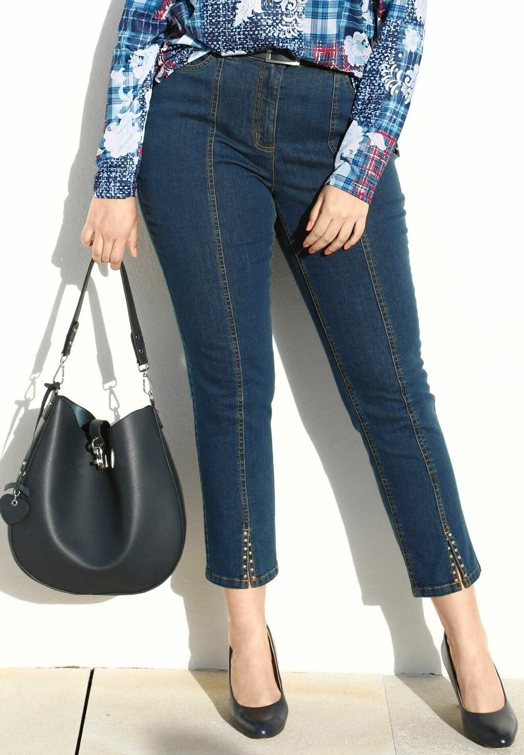 

Джинсы облегающего кроя M. Collection