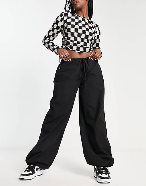 

Черные брюки карго с парашютом ASOS DESIGN