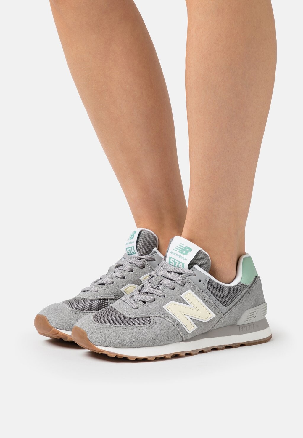 

Кроссовки New Balance