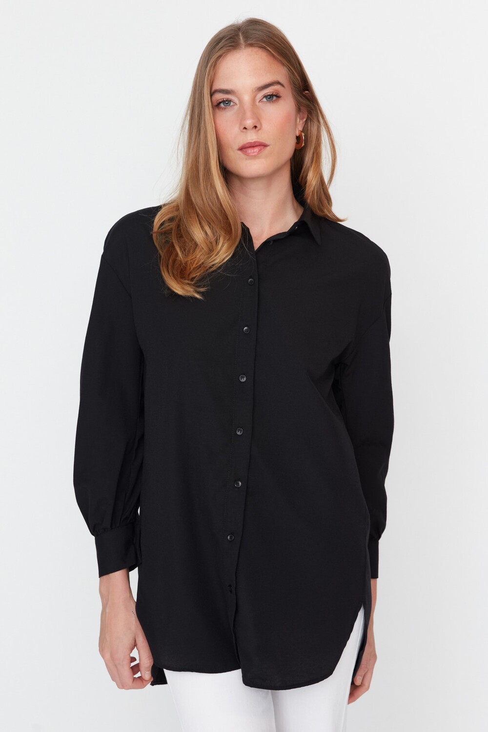 

Рубашка – черная – стандартного кроя Trendyol Modest, черный