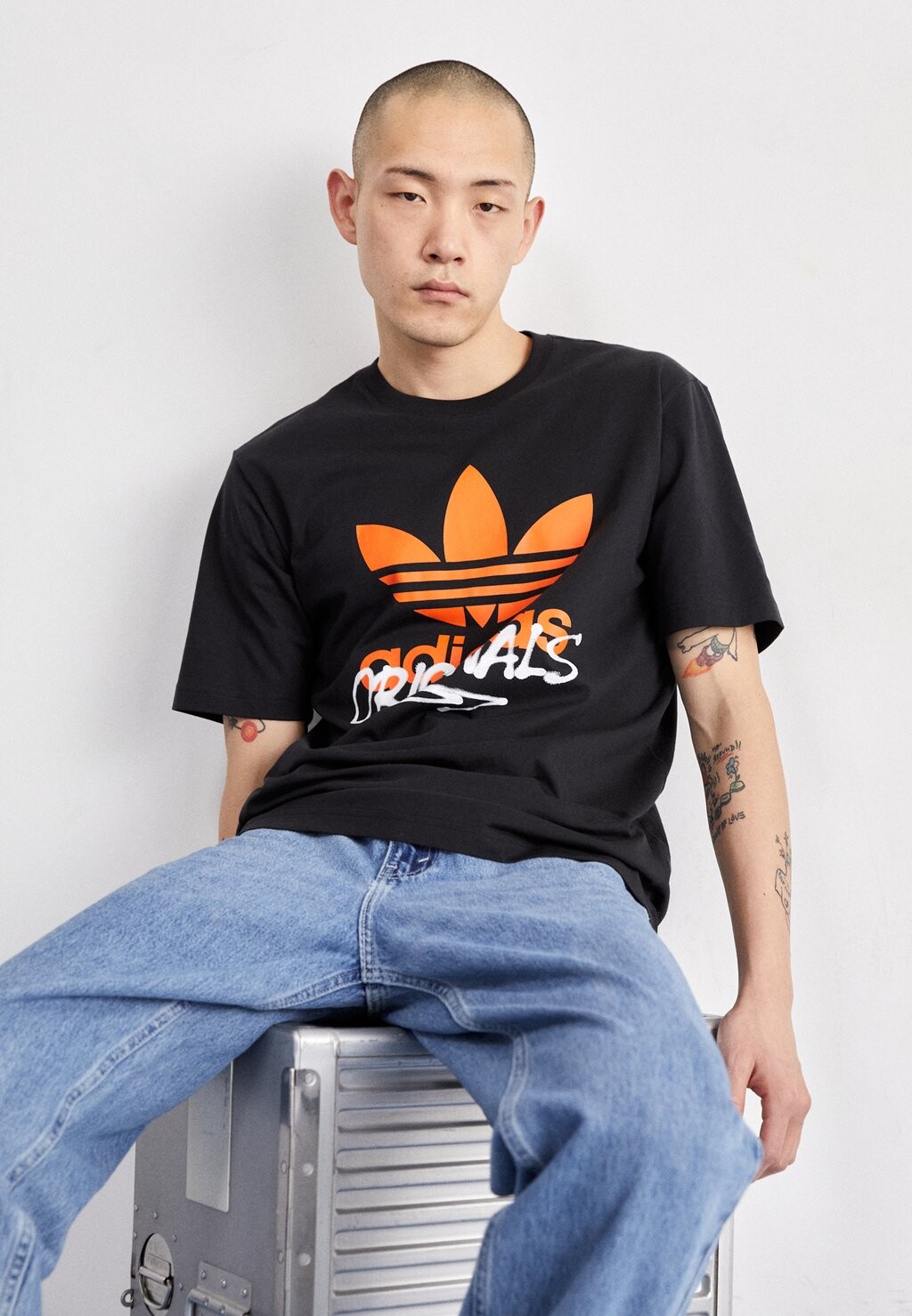 

Футболка с принтом Street adidas Originals, черная