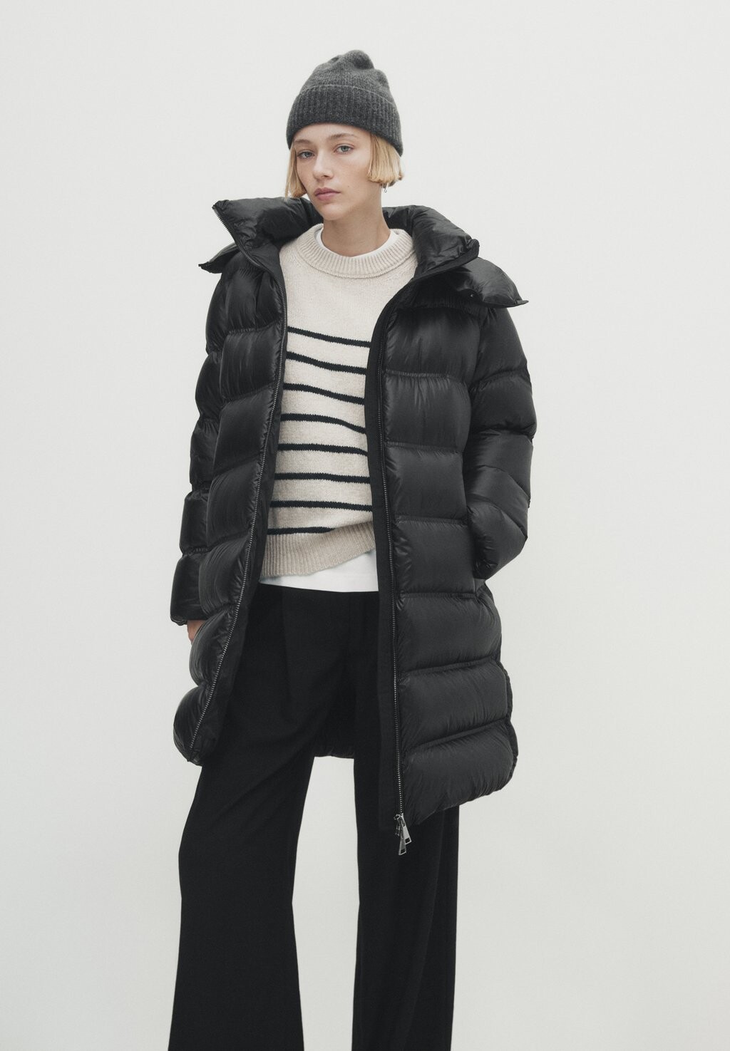 

Пуховик Massimo Dutti LONG With AND CONTRAST, черный