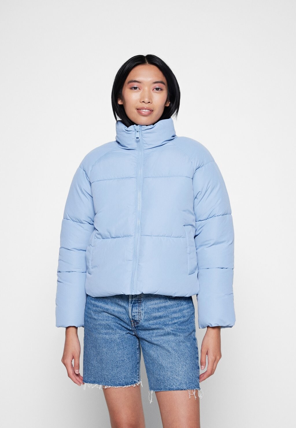 

Зимняя куртка Monki, синий