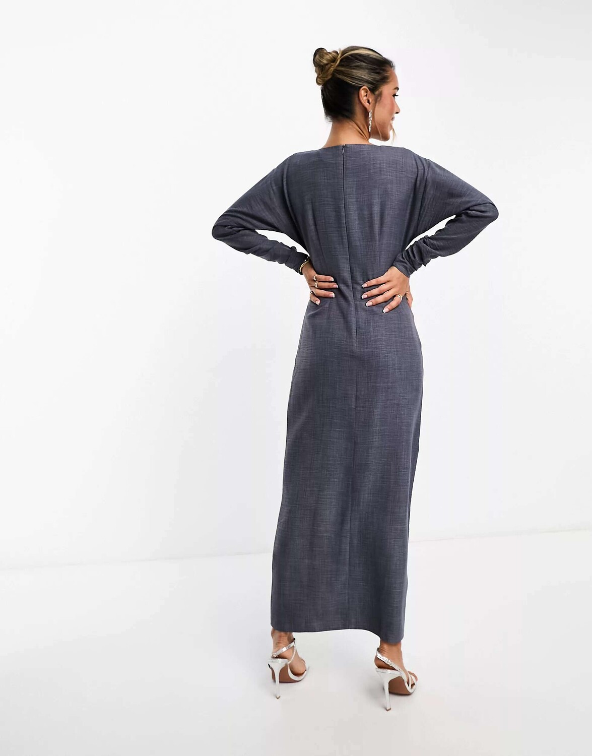 

Темно-синее платье макси с длинными рукавами и рюшами ASOS