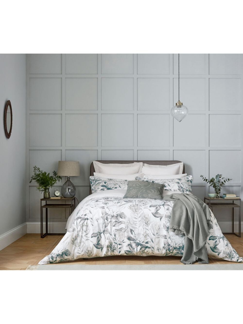 

Наволочка Sanderson King Protea Oxford, черный/слоновая кость