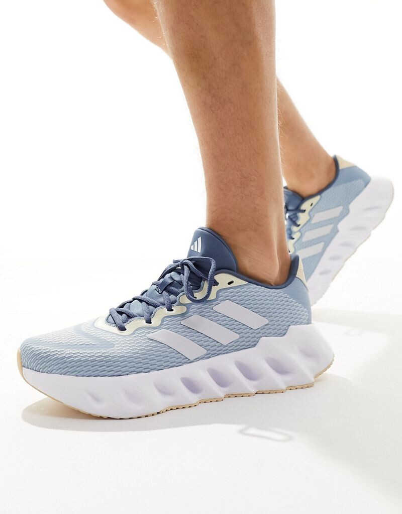 

Adidas Running – Switch Run – Спортивная обувь голубого и белого цветов adidas