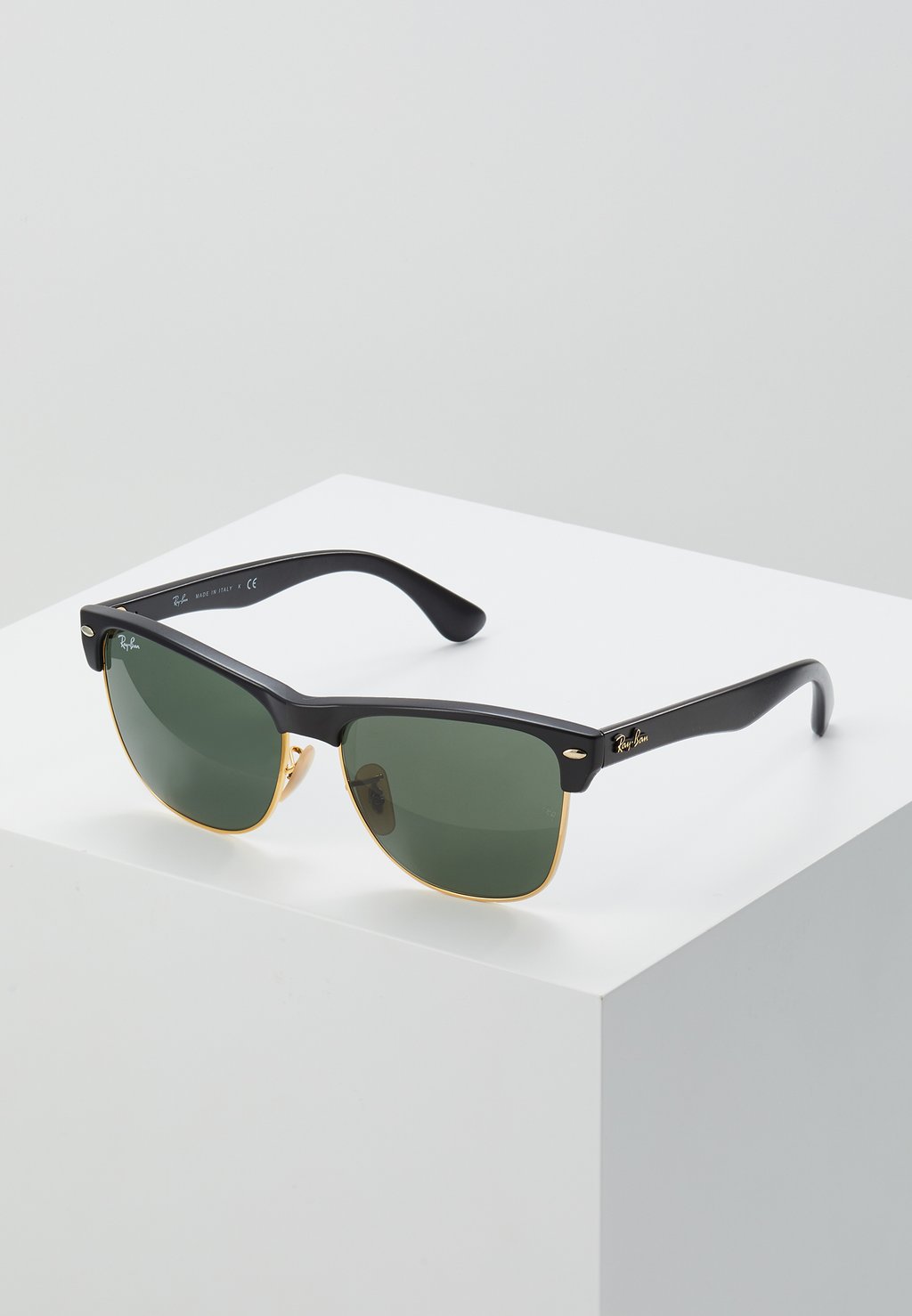 Солнцезащитные очки CLUBMASTER Ray-Ban, цвет demi shiny black/arista цена и фото