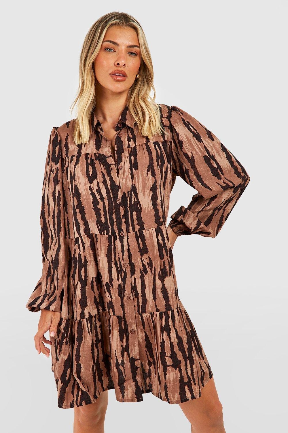 

Многоярусное свободное платье с животным принтом boohoo, коричневый
