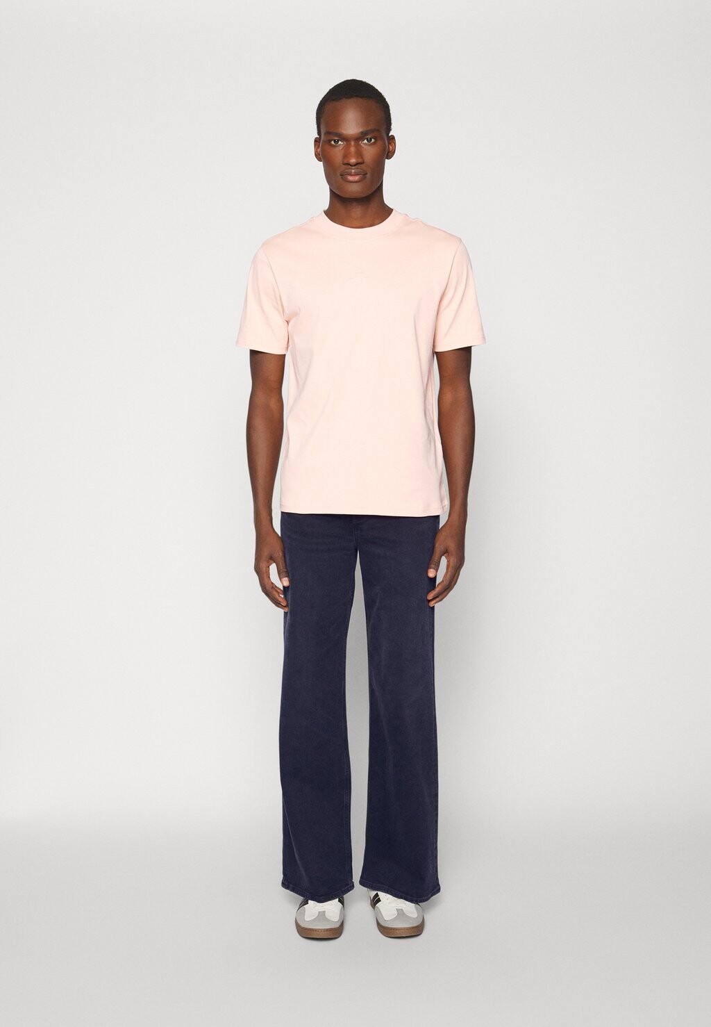 

Футболка базовая ADAN LOGO MOCK NECK TEE J.LINDEBERG, цвет almost apricot