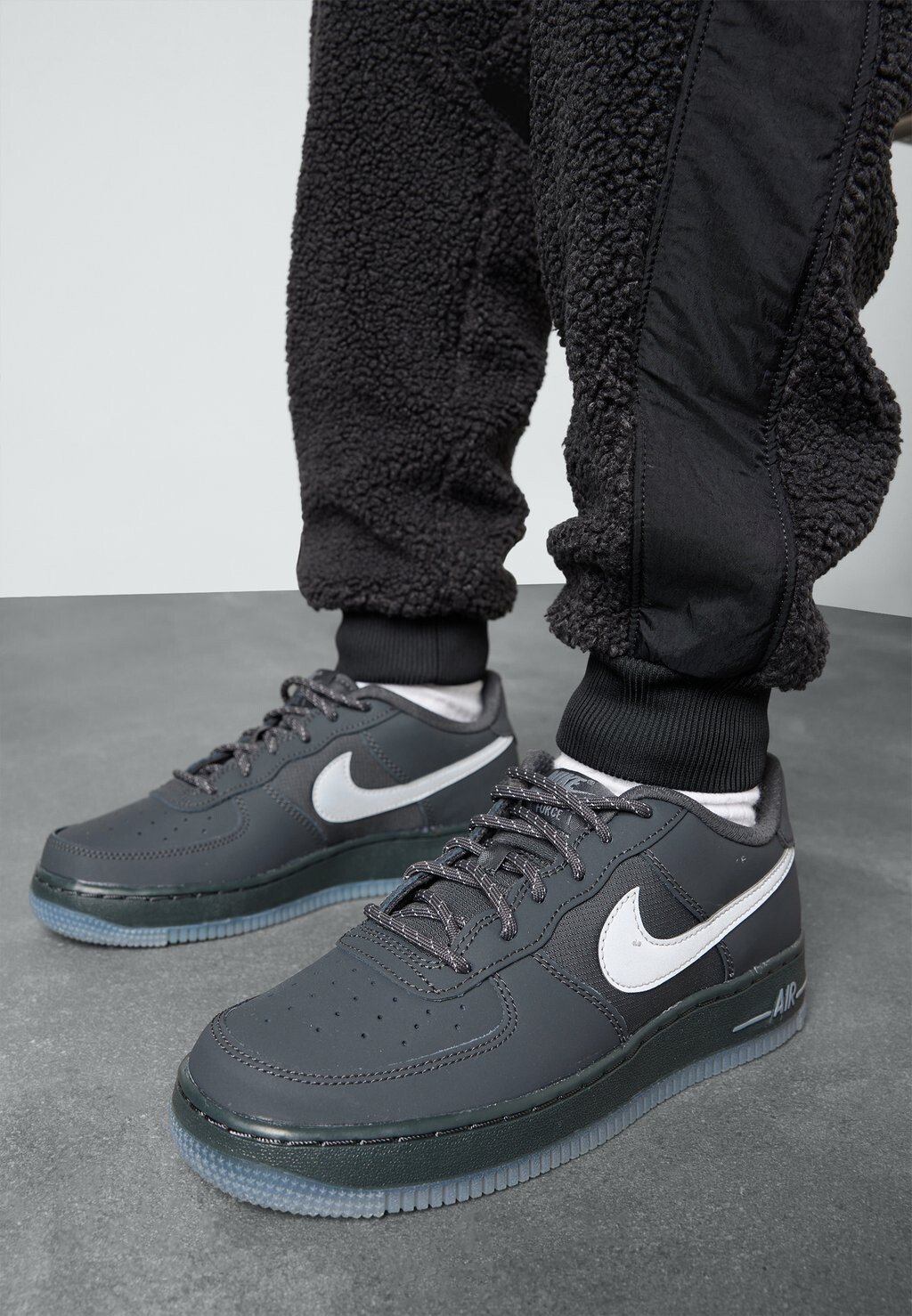 

Низкие кроссовки Air Force 1 Unisex Nike, цвет anthracite/reflect silver/cool grey