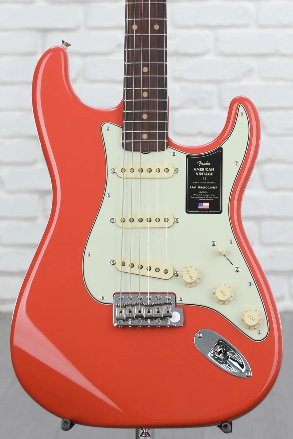 

Электрогитара Fender American Vintage II 1961 Stratocaster — Fiesta Red