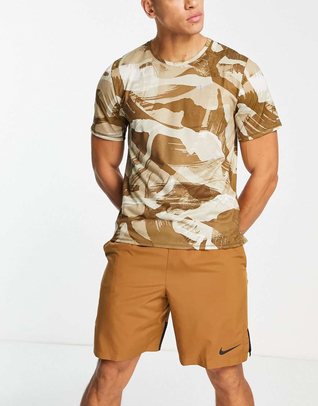 

Футболка Nike Running Camo Miler с камнем