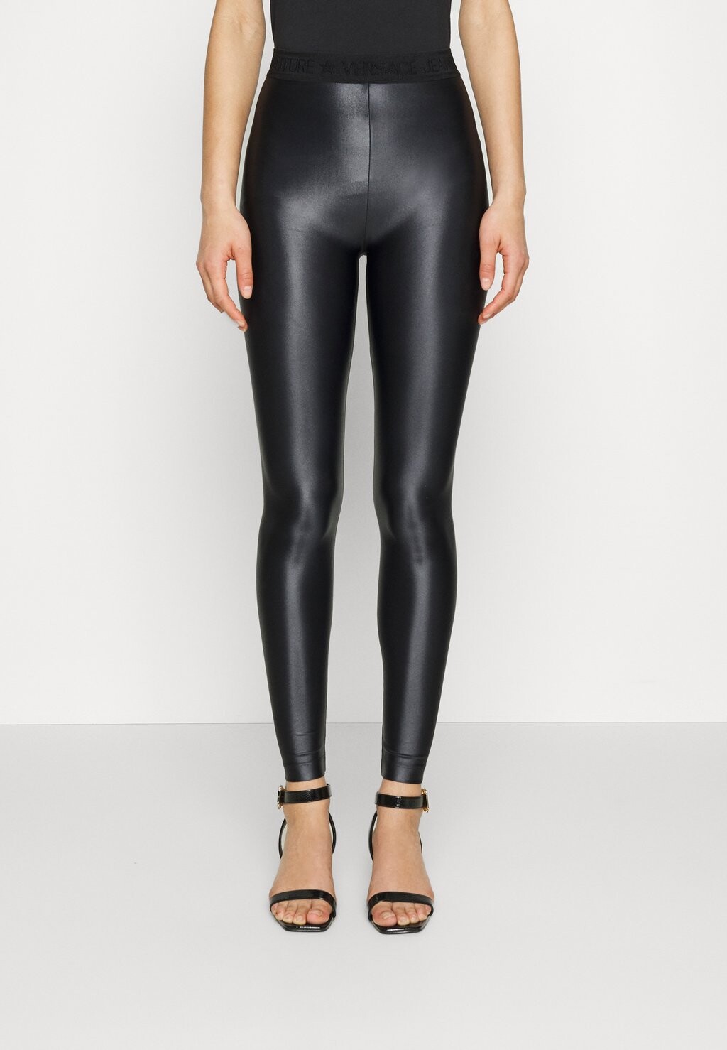 

Леггинсы Versace Jeans Couture, черный