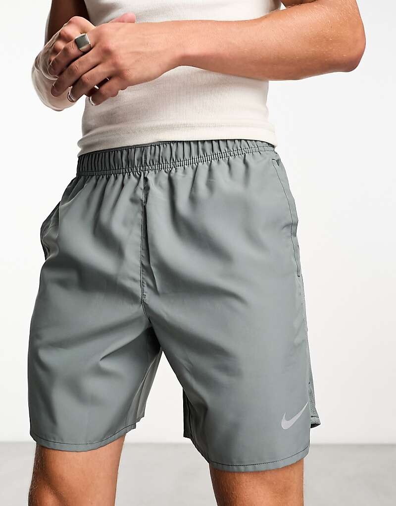 

Nike Running – Challenger Dri-FIT – серые 7-дюймовые шорты
