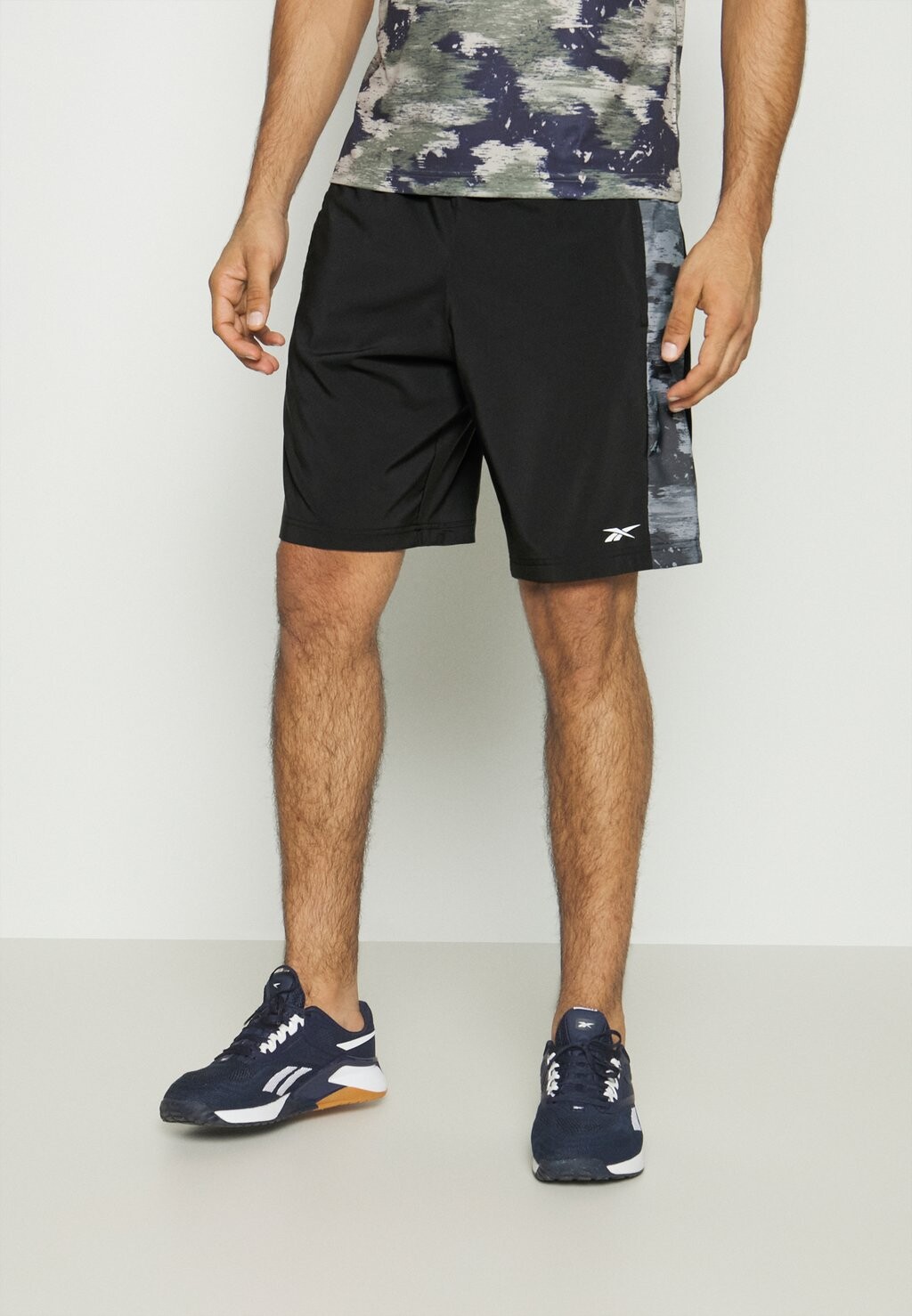 

Спортивные шорты Reebok