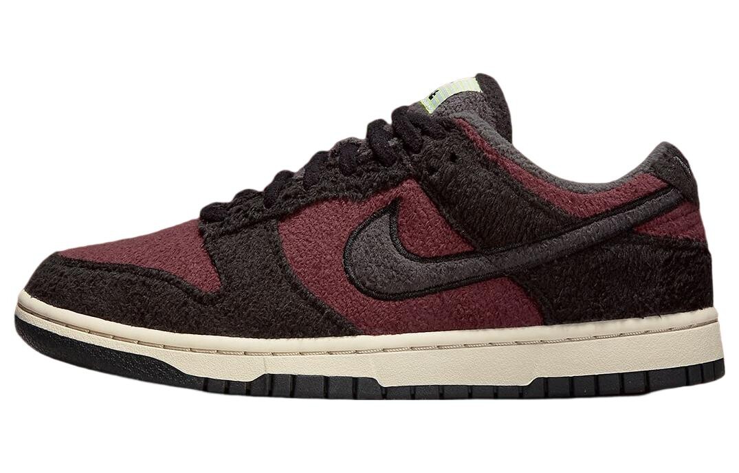 

Флисовая сумка Nike Dunk Low SE Burgundy Crush (женская)