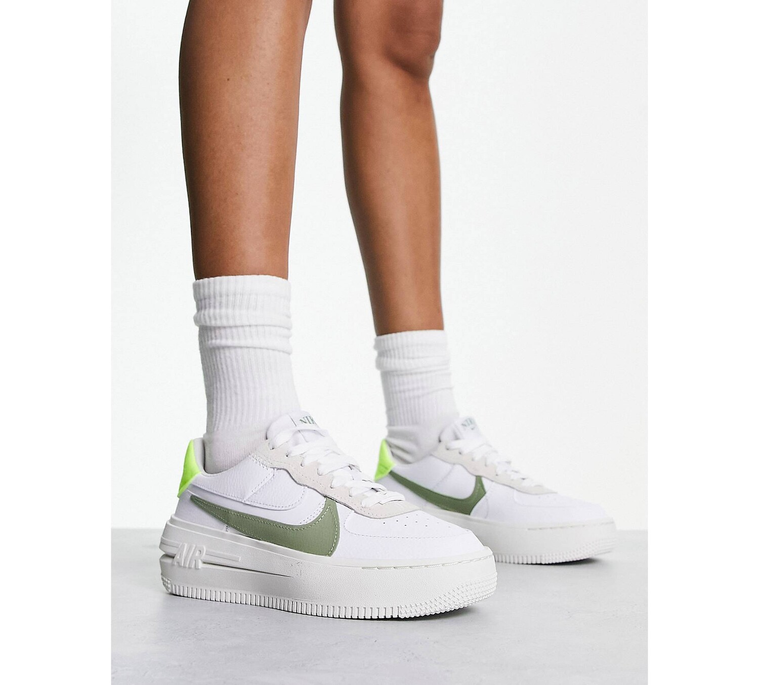 

Кроссовки Nike Air Force 1 Plt.af.orm белого/зеленого цвета/вольта