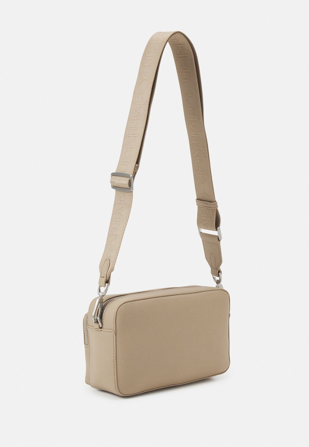 

Сумка Calvin Klein СУМКА ДЛЯ ФОТОКАМЕРЫ MUST UNISEX, цвет silver mink