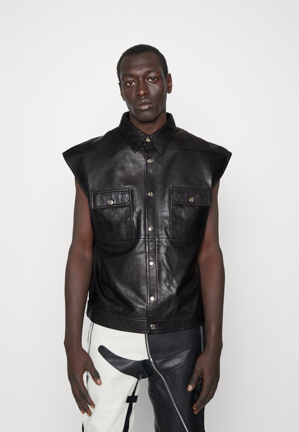 

Жилет NICO VEST STUDIO ID, цвет black liverpool