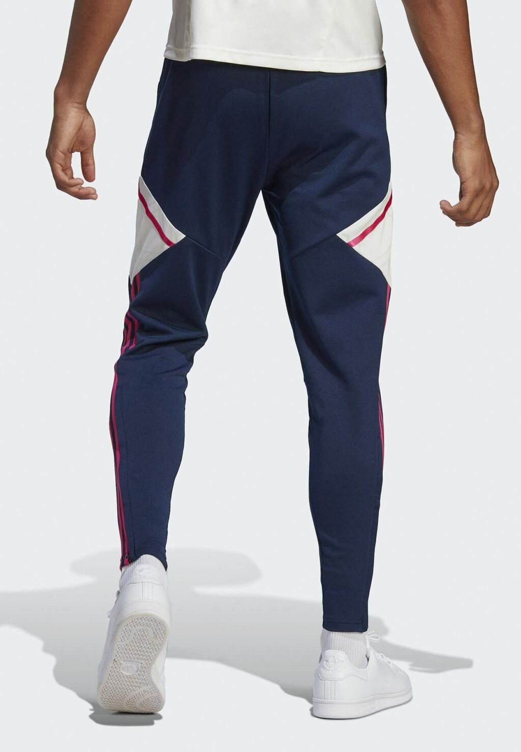 

Спортивные брюки Adidas