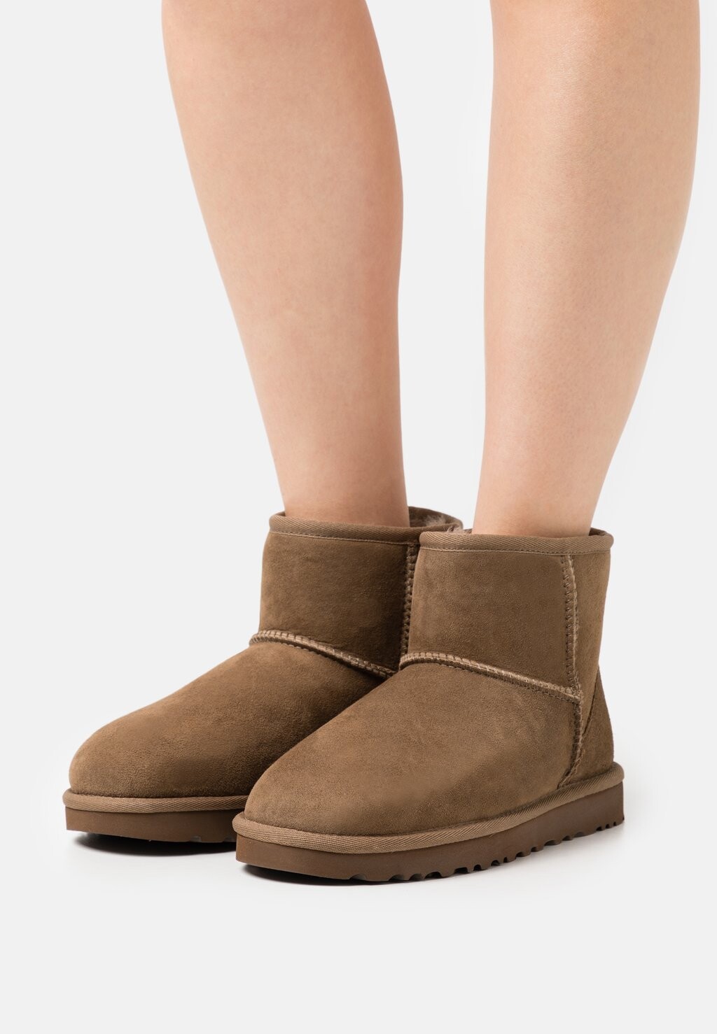 

Ботильоны UGG CLASSIC MINI, цвет hickory