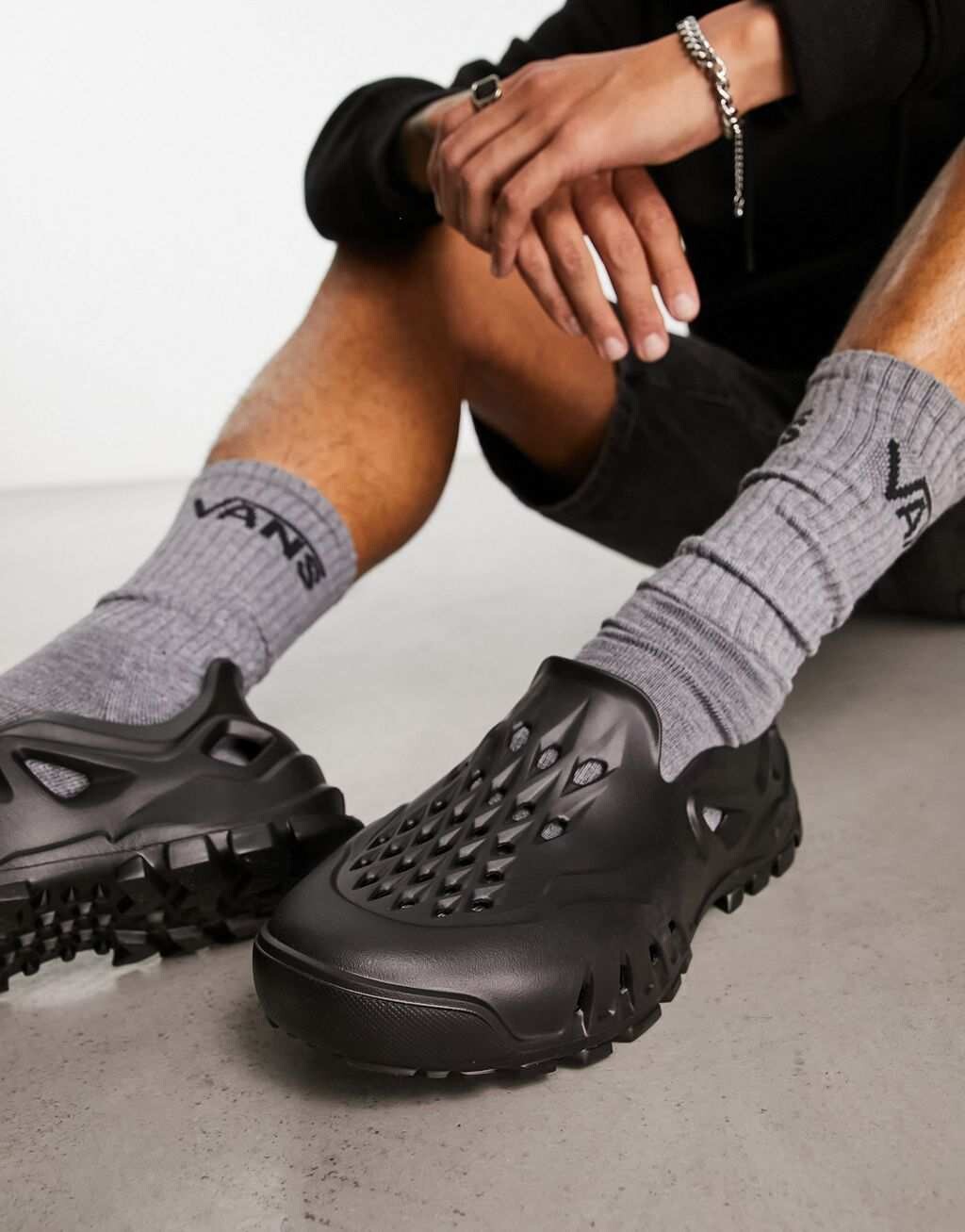 

Черные кроссовки слипоны Vans amzn pacu