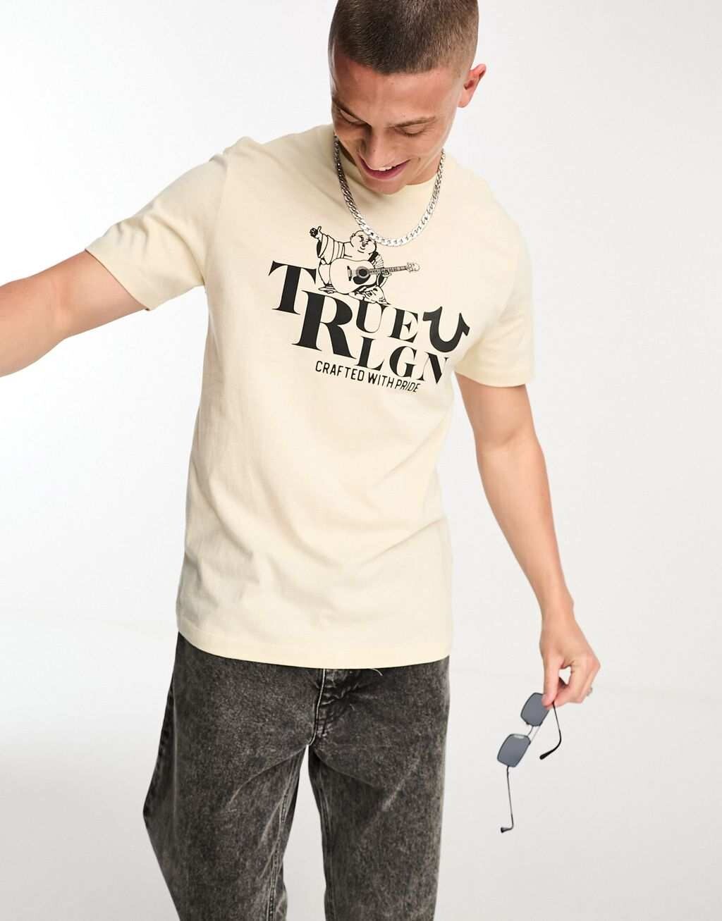 

Белая футболка True Religion