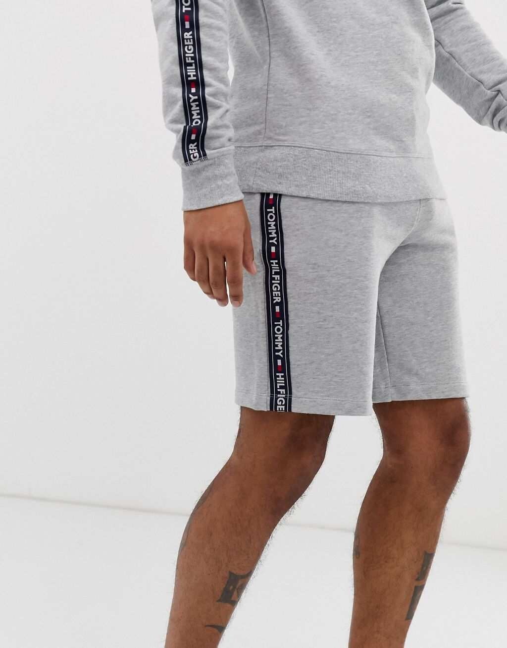 

Серые меланжевые шорты для отдыха Tommy Hilfiger с логотипом по бокам
