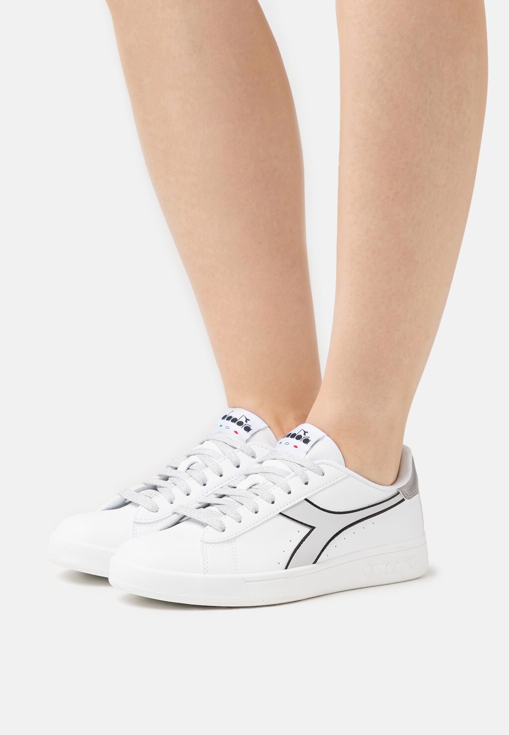 

Кроссовки Diadora