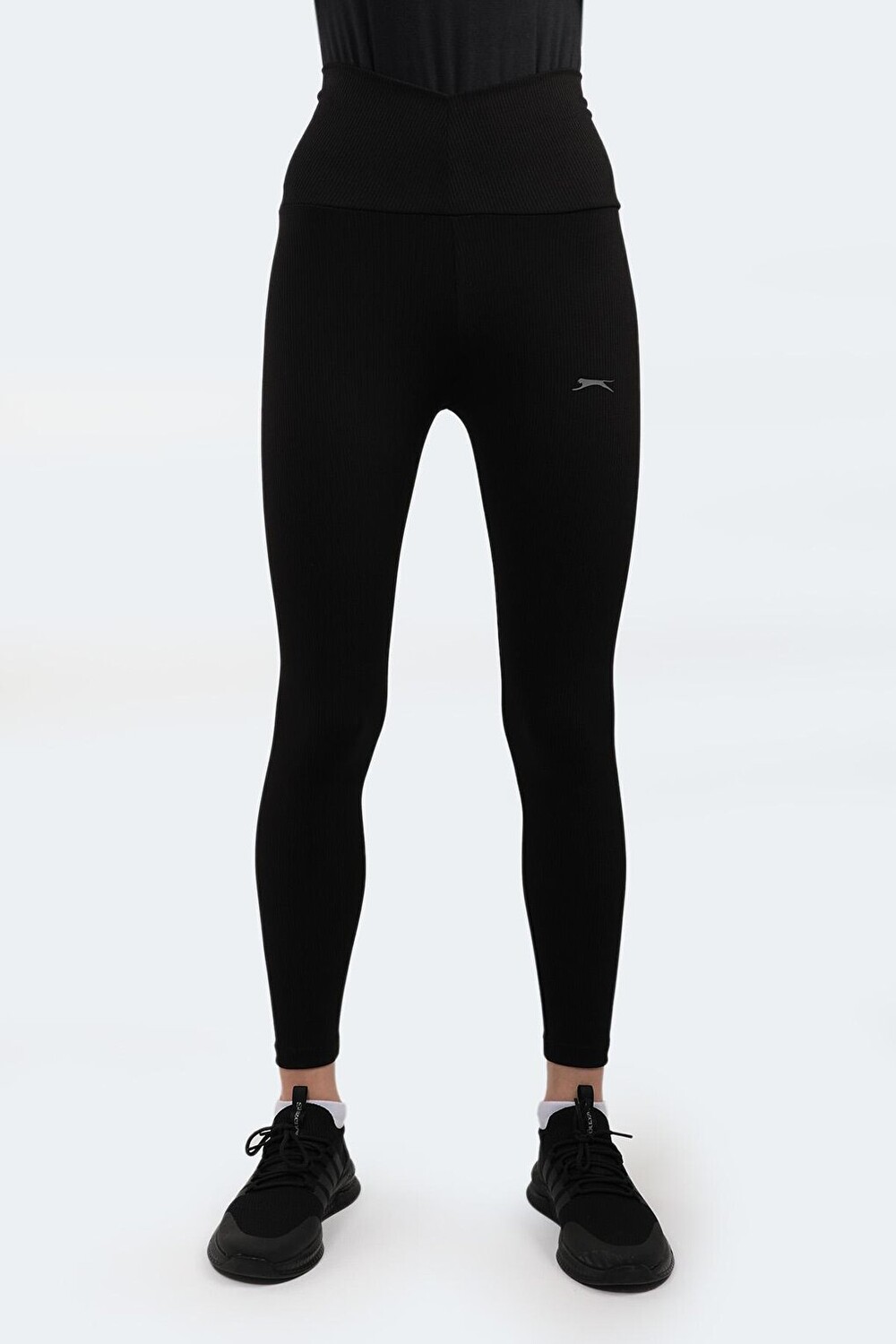 

Женские тайтсы для фитнеса PRANAV черные SLAZENGER