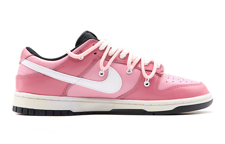 

Женские кроссовки для скейтбординга Nike Dunk